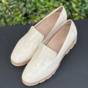 Vionic Cream Loafers